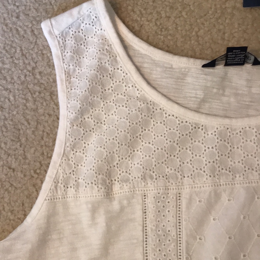 NWT white tank with eyelet details - Picture 5 of 13